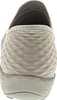 A close-up rear view of a beige and gray women's slip-on shoe. Náhled obrázku produktu