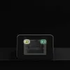 A close-up of a network adapter's port with two indicator lights. Voir les images du produit