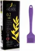 A can of olive oil and a silicone brush against a white background. Podgląd zdjęcia produktu