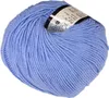 A ball of blue yarn on a white background. Anteprima dell’immagine prodotto