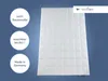 A white blanket is laid out on a blue background, with three circular callouts on the left side highlighting product features. Produktbild-Vorschau