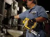 DeWALT DCGG571M1 power grease gun Anteprima dell’immagine prodotto 16