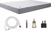 A flat lay of a grounding sheet and its accessories, including a power adapter and cables. Anteprima dell’immagine prodotto
