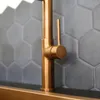 Magneto mitigeur évier à douchette mobile cuivre brossé Voir les images du produit 7