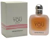 Parfumflakon In Love With You Freeze von Emporio Armani vor weißer Verpackung mit rosa Streifen und schwarzer Schrift. Produktbild-Vorschau