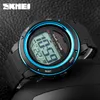 A close-up shot of a SKMEI digital sports watch with a blue bezel. Produktbild-Vorschau