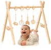 Holz-Babygym Lernständer mit handgefertigten Anhängern – Produktbild-Vorschau 4