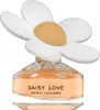A close-up studio shot of a Marc Jacobs Daisy Love Eau de Toilette perfume bottle. Anteprima dell’immagine prodotto