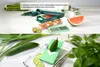 A split image showing a food chopper and various fruits and vegetables. Anteprima dell’immagine prodotto