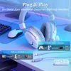 A gaming headset is shown on a desk with a keyboard and mouse, with diagrams illustrating connectivity options. Produktbild-Vorschau