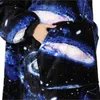 Übergroßer Hoodie mit Galaxie-Muster mit Hand in der vorderen Kängurutasche Produktbild-Vorschau