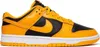 A studio shot of a single Nike Dunk Low sneaker. Produktbild-Vorschau