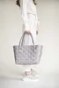 Handed By Shopper Paris Live Produktbild-Vorschau 6