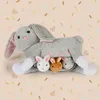Maman lapin avec ses bébés peluche Mamanimals 26 cm Voir les images du produit 2