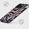 A phone case with a wavy pattern is shown at an angle. Anteprima dell’immagine prodotto
