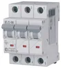 A close-up studio shot of a white Eaton circuit breaker with gray levers and red indicators. Anteprima dell’immagine prodotto