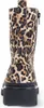 The back view of a leopard print boot with a thick black sole. Produktbild-Vorschau