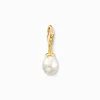 A single gold charm with a pearl pendant. Produktbild-Vorschau