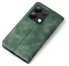 A green flip case for a smartphone is shown from a diagonal top-down view against a white background. Produktbild-Vorschau