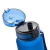 Close-up of the top of a blue water bottle with the lid open. Produktbild-Vorschau