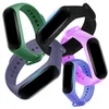 A collage of multiple colorful smart watch bands. Voir les images du produit