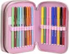 An open pink pencil case filled with colorful markers. Voir les images du produit