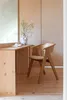Zuiver NDSM Esszimmerstuhl mit Armlehne Holz Naurel/ Braun Produktbild-Vorschau 11