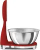 A red kitchen scale with a silver bowl. Náhľad obrázku produktu