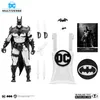 A product shot of a Batman action figure with accessories, displayed on a white background. Anteprima dell’immagine prodotto