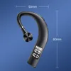 A black Bluetooth earphone with dimensions indicated by text overlays. Voir les images du produit