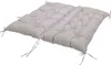 A light gray tufted bench cushion with ties. Voir les images du produit