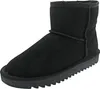 A black boot on a white background. Anteprima dell’immagine prodotto