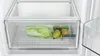Siemens iQ100 KI87V5SE0, Einbau-Kühl-Gefrier-Kombination mit Gefrierbereich unten, 177.2 x 54.1 cm, Schleppscharnier, Detail Gemüsefach Voir les images du produit