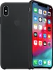 A black silicone iPhone case is shown next to an iPhone displaying its home screen. Produktbild-Vorschau