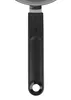 Close-up of a black handle of a cooking pot. Voir les images du produit