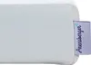 A close-up view of a white mattress topper with a small tag attached to the side. Produktbild-Vorschau