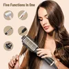 A woman is using a multi-function hair styling tool while the product's various attachments are displayed in circles on the left side of the image. Produktbild-Vorschau