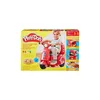 A box for a Play-Doh Pizza Delivery Scooter Set, featuring a child riding a red scooter. Produktbild-Vorschau