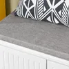 Graues Stoffkissen auf der SoBuy Schuhbank FSR172-W mit dekorativem Kissen im Hintergrund Podgląd zdjęcia produktu