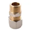 A close-up studio shot of a plumbing fitting against a white background. Anteprima dell’immagine prodotto