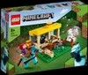 The image shows the box of a LEGO Minecraft horse stable playset, with the playset itself depicted on the front of the box. Podgląd zdjęcia produktu