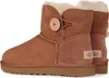 Ugg Mini Bailey Button II Stiefel Chestnut - Stiefel - Produktbild-Vorschau 27