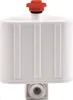 A close-up studio shot of a white water filter cartridge with a red cap on top and a white connector at the bottom. Produktbild-Vorschau