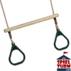 A close-up studio shot of a wooden trapeze bar with green plastic rings and rope, set against a white background. A logo is visible in the bottom right corner. Anteprima dell’immagine prodotto