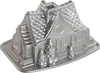 Nordic Ware - Gingerbread House Bundt Pan Voir les images du produit 1