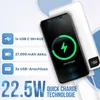 A smartphone is shown charging from a white power bank, with feature callouts on the left. Produktbild-Vorschau