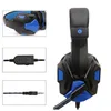 A collage of images showing a gaming headset and its components. Voir les images du produit