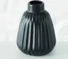 Vaso Esko in porcellana nero opaco H 12 cm Set di 3 Anteprima dell’immagine prodotto 10