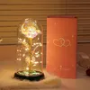 Mini-rose éternelle avec LED dans un cloche en acrylique – Voir les images du produit 1