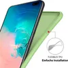 A smartphone with a green case is shown, with a close-up of the case's texture and a diagram illustrating its flexibility. Produktbild-Vorschau